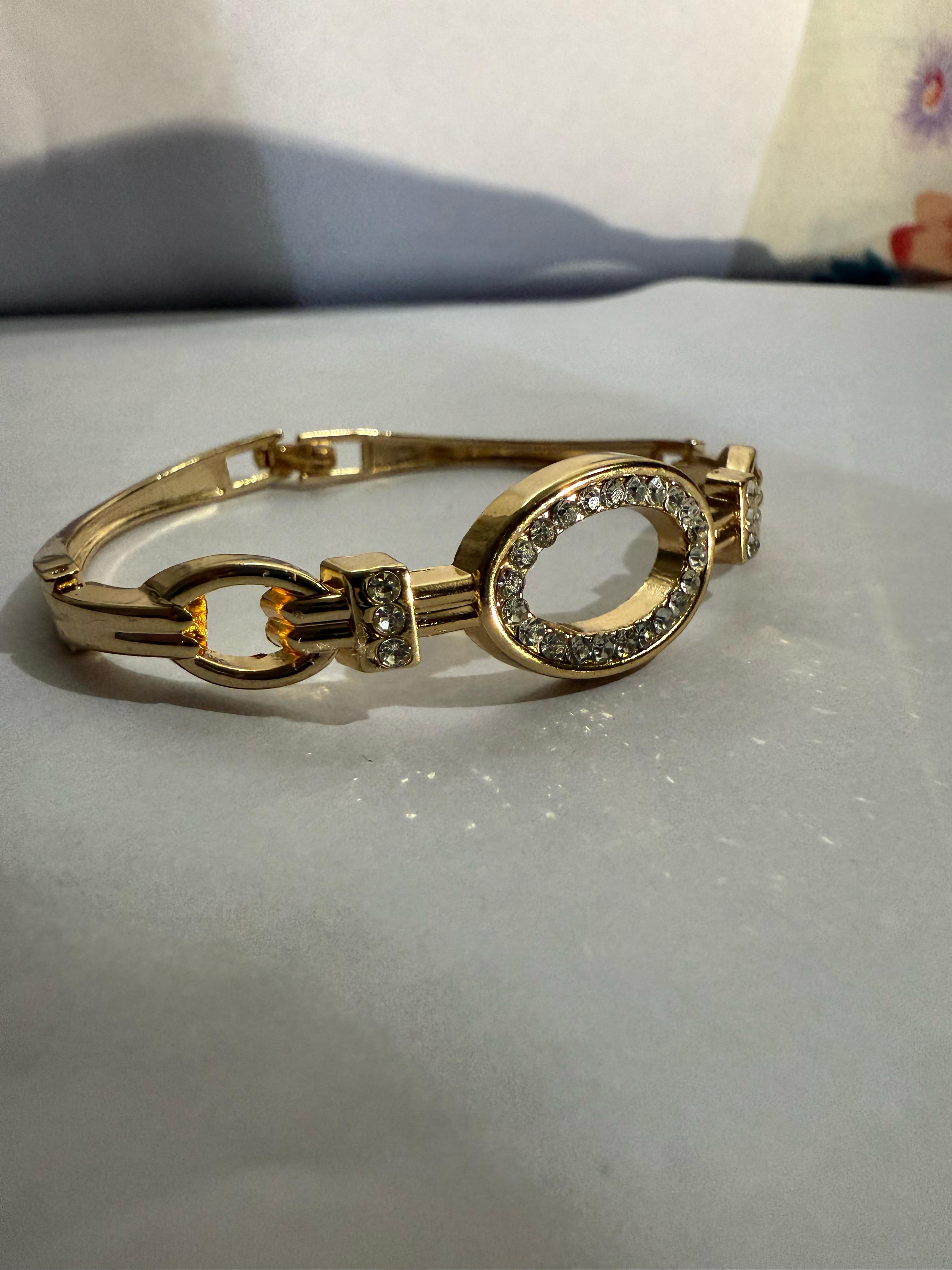 Elegant Artificial Gold Bracelet with unique design
